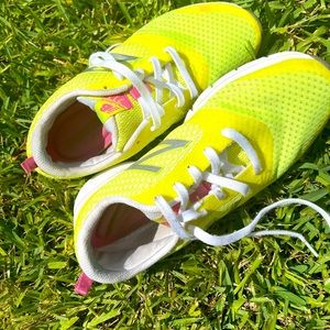 SOLD GENTLY USED NEW BALANCE SNEAKERS